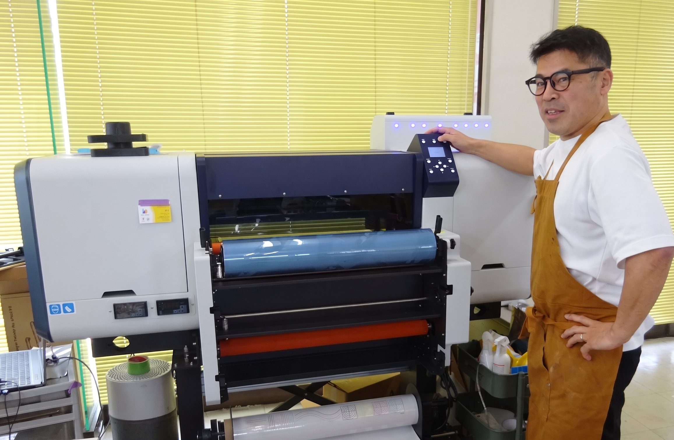 ユニフォーム屋から地域の”ものづくり拠点”へ。UV-DTF導入で広がった提案の幅と新しい売上のかたち