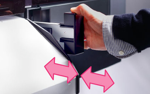 薄紙や波打ちにも対応する「高度な搬送機構」